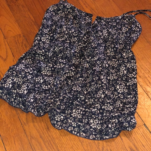 🦋pick 5/$25! 曆 America Eagle Sweet ruffle tank - Picture 4 of 7